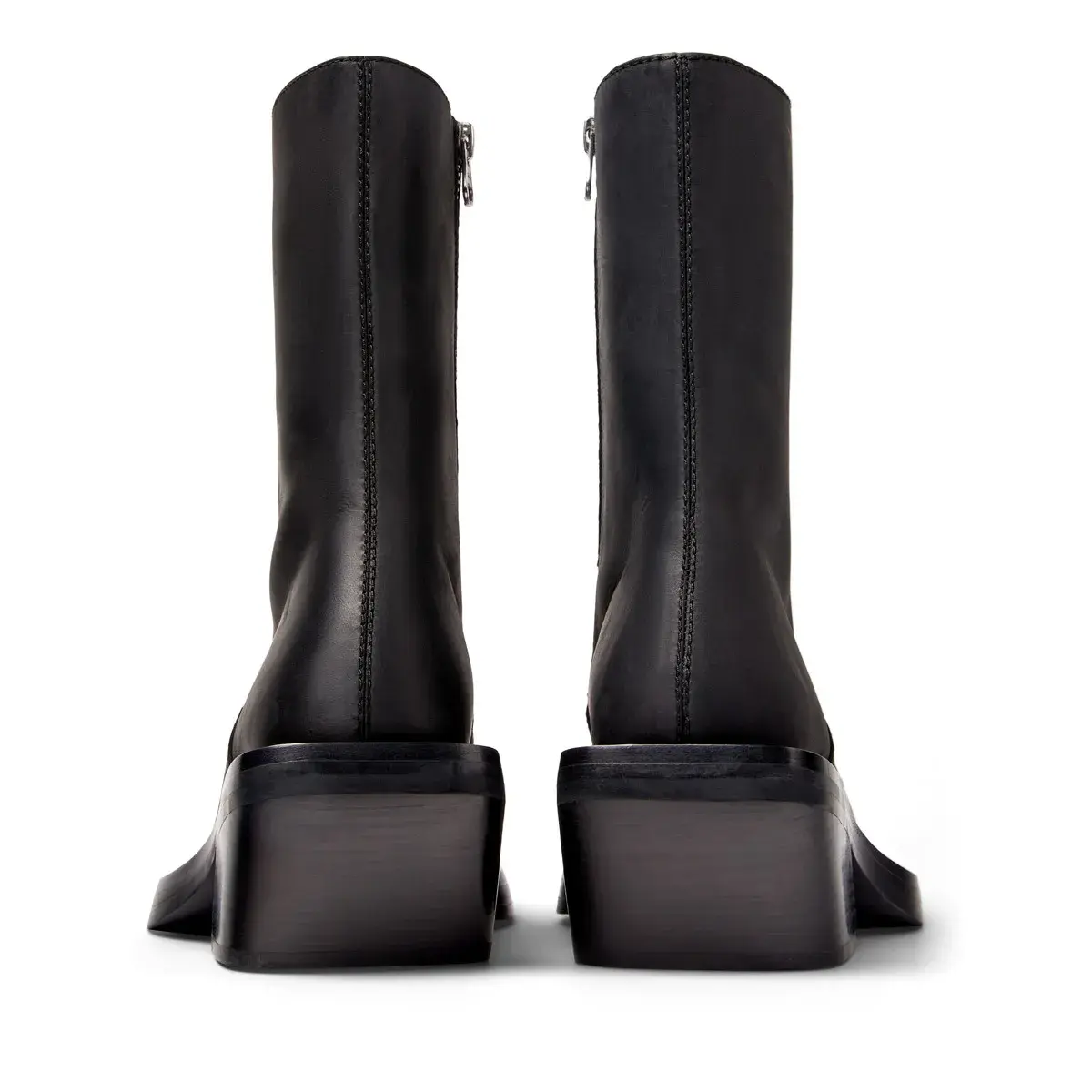 Schwarze Leder-Stiefeletten mit eckiger Spitze