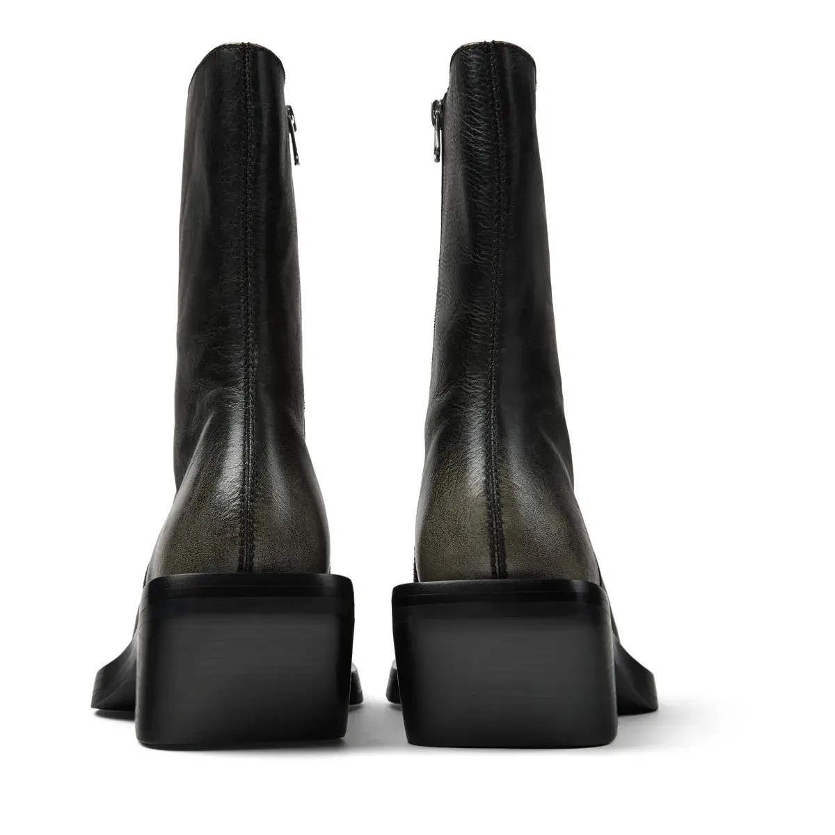 Moderne Leder-Stiefeletten mit eckiger Spitze