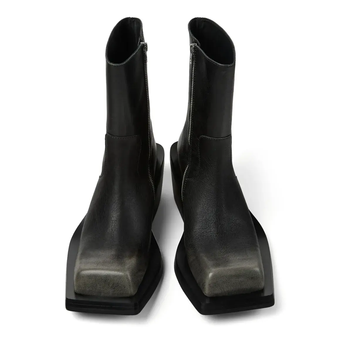 Moderne Leder-Stiefeletten mit eckiger Spitze