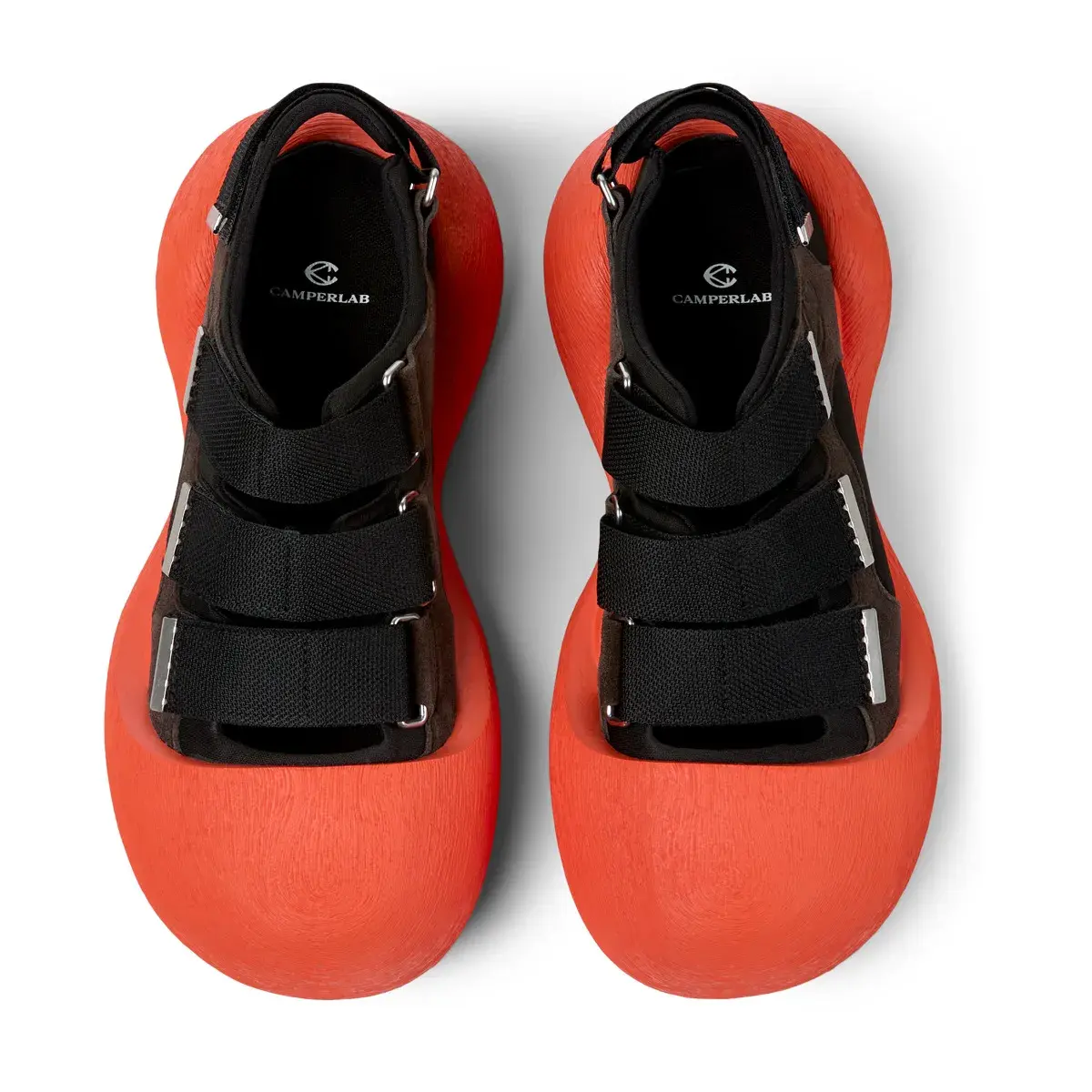 Sportliche Caramba-Sandalen mit orangefarbener Sohle