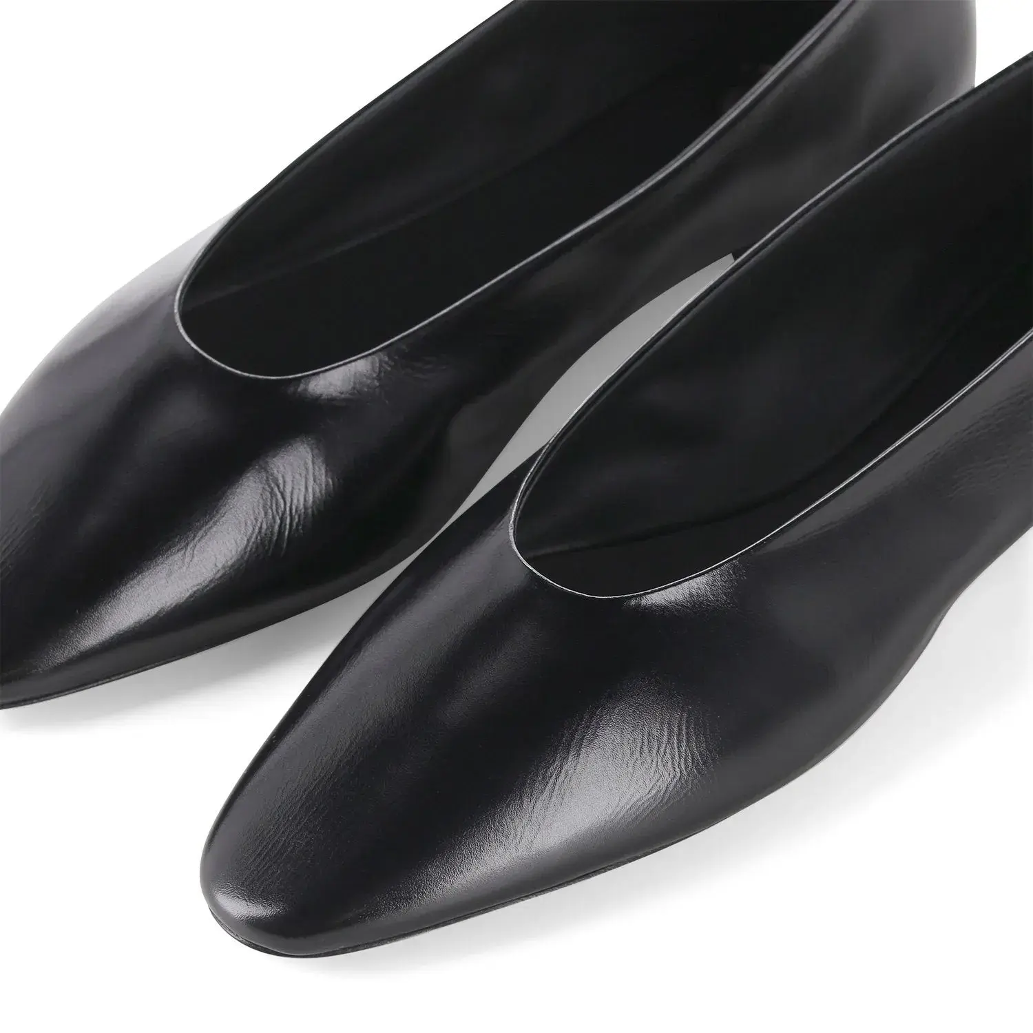 Elegante Ballerinas aus Leder mit spitzer Zehenpartie