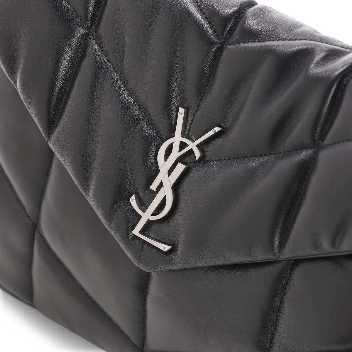 Gesteppte Leder-Schultertasche mit Kette