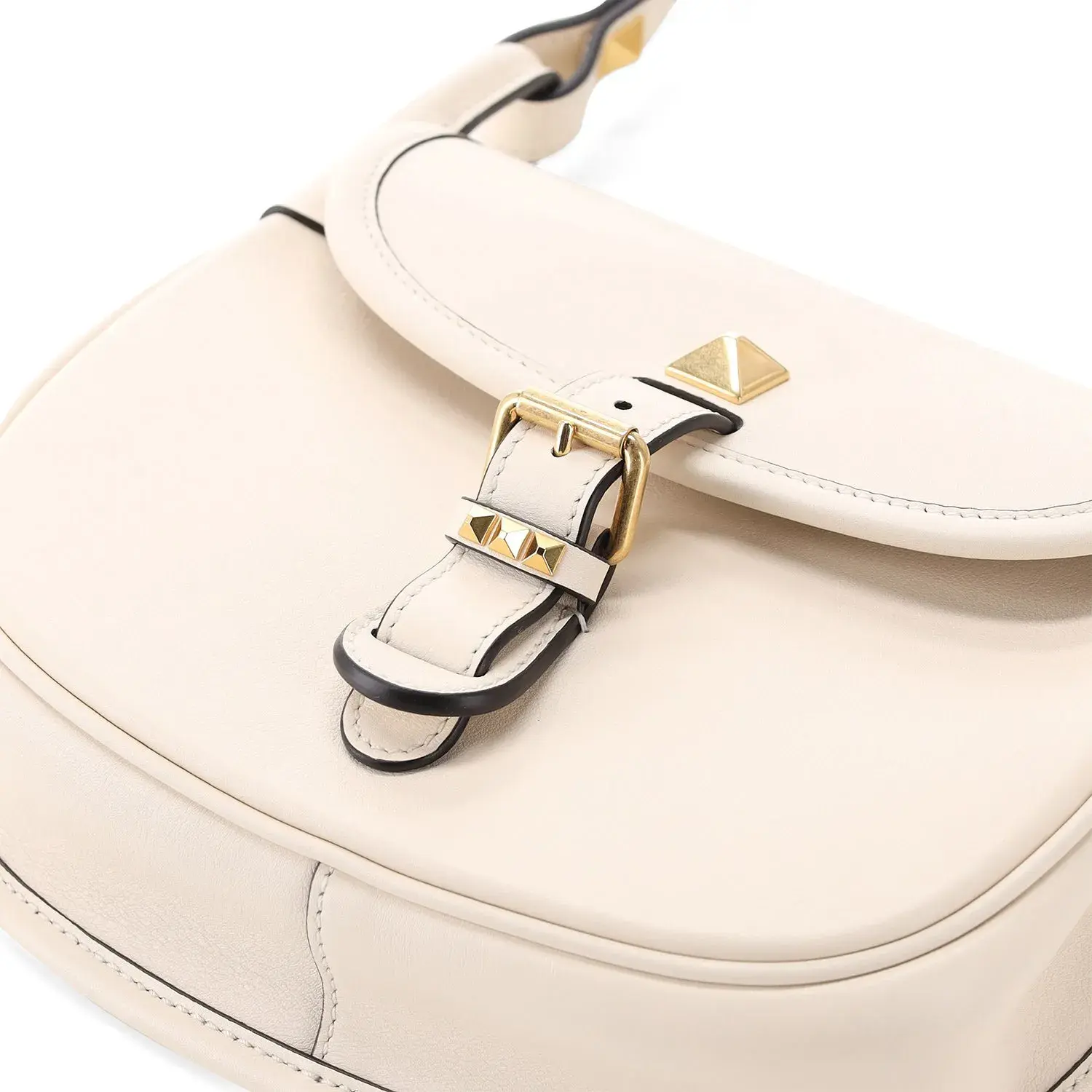 Satteltasche aus Leder mit Nieten