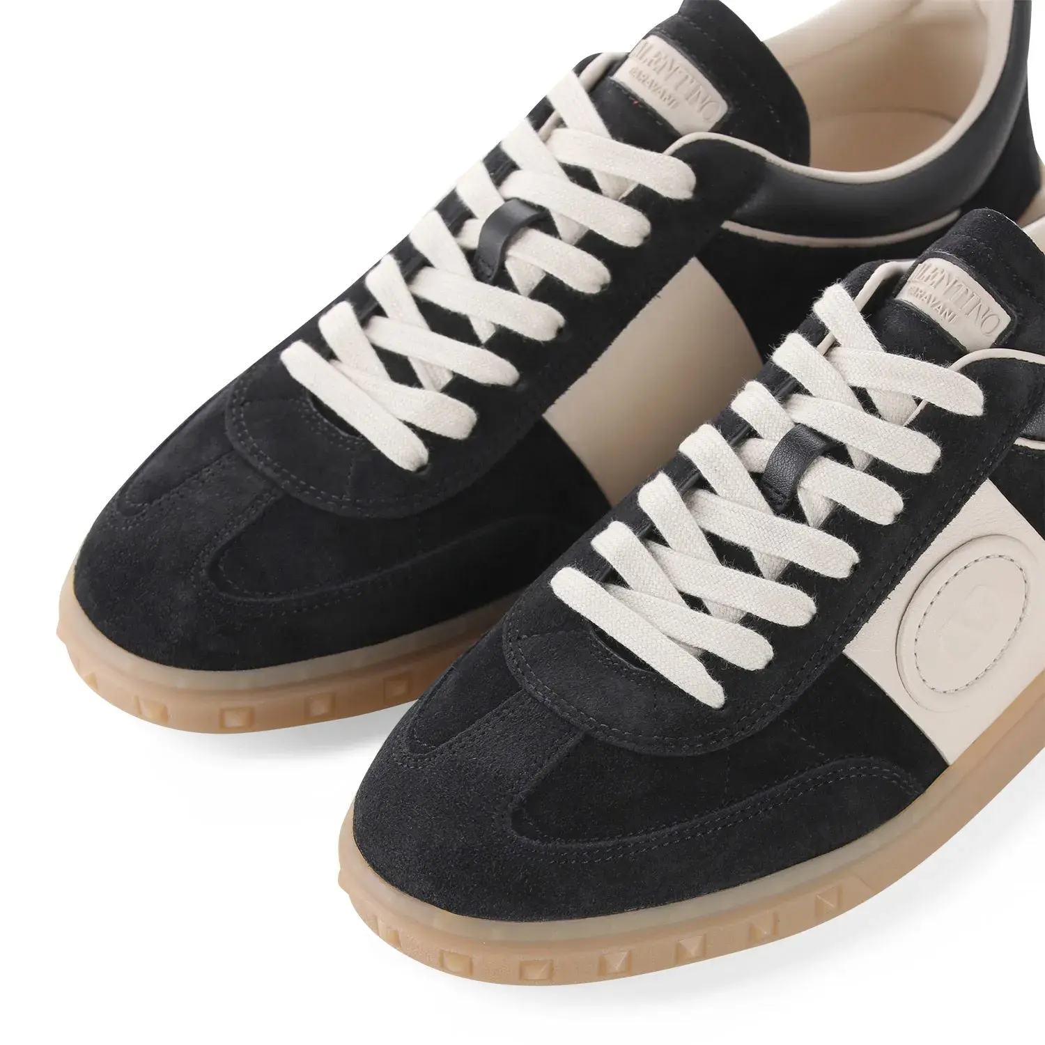 Retro-inspirierte Wildleder-Sneakers