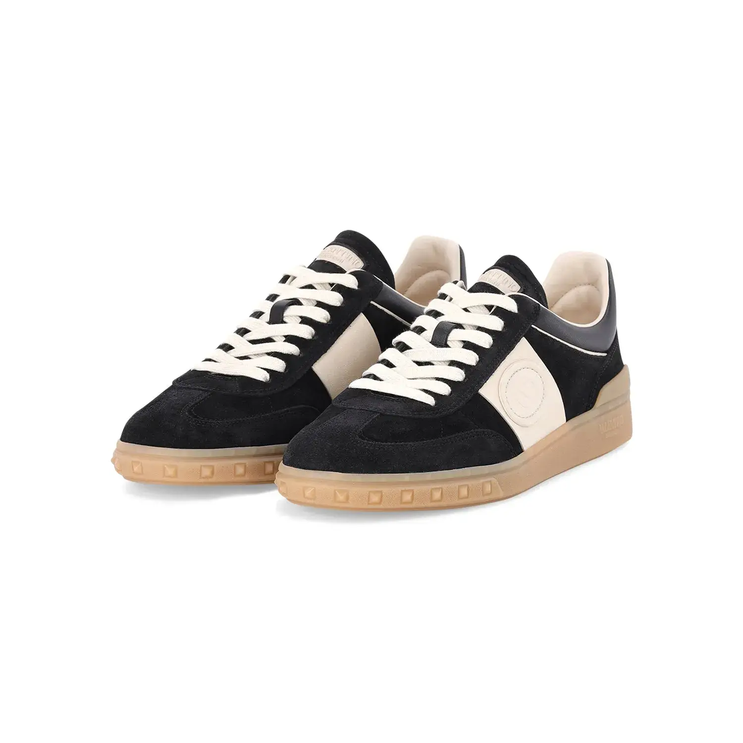 Retro-inspirierte Wildleder-Sneakers