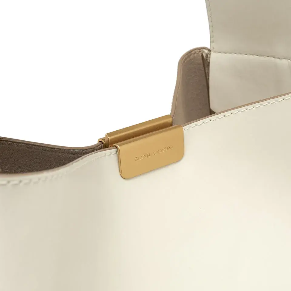Minimalistische Schultertasche aus Leder