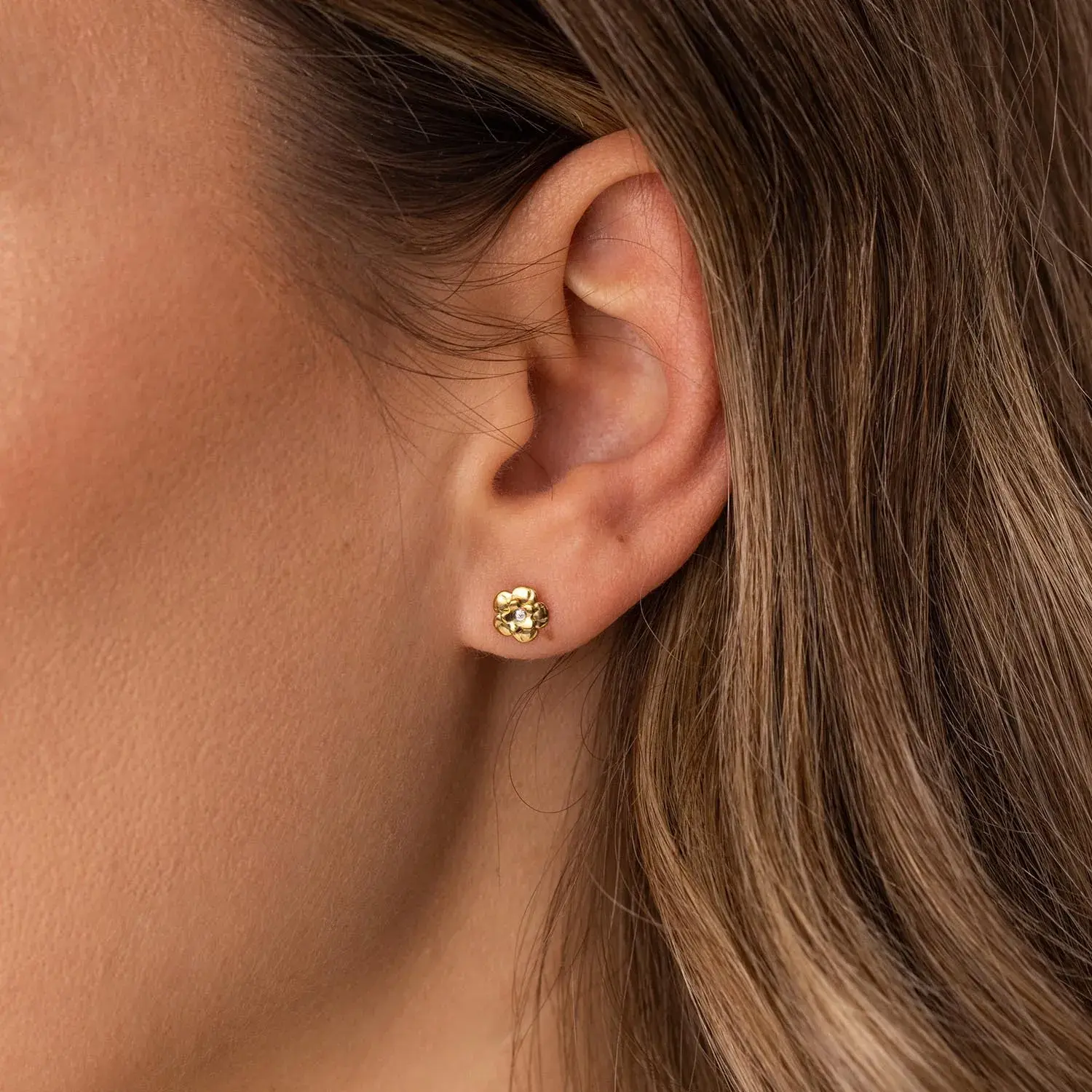 Goldene Blumenstecker Ohrring Set
