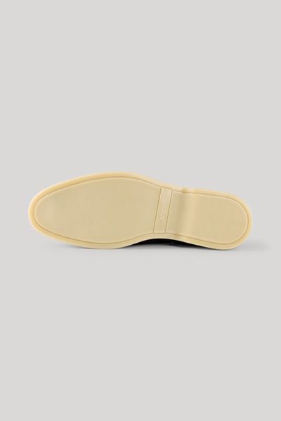 Marineblaue Wildleder-Slipper mit Quasten und Kontrastsohle