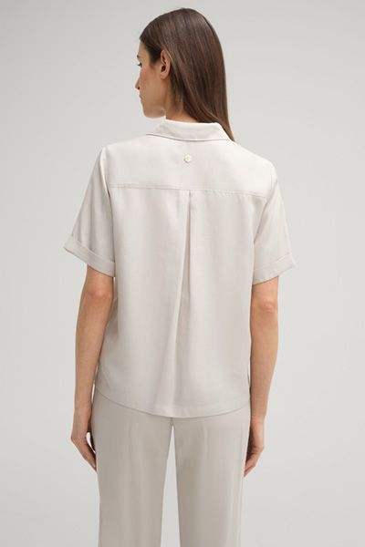 Kurzarm Bluse mit aufgesetzten Taschen