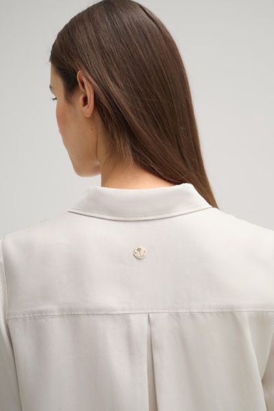 Kurzarm Bluse mit aufgesetzten Taschen
