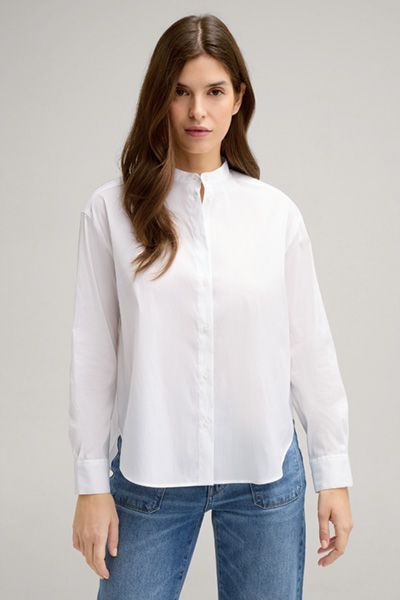 Klassische weiße Baumwollbluse mit Stehkragen