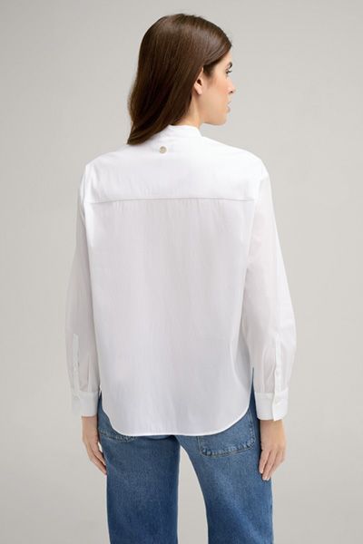 Klassische weiße Baumwollbluse mit Stehkragen