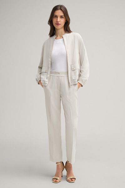 Moderner Crêpe Blouson mit Taschen