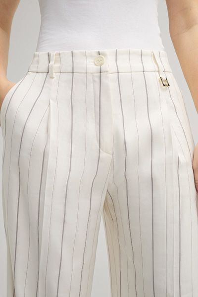 Gestreifte Marlenehose mit weitem Bein