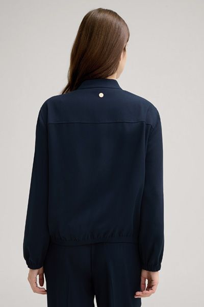 Marineblaue leichte Blousonjacke aus Crêpe