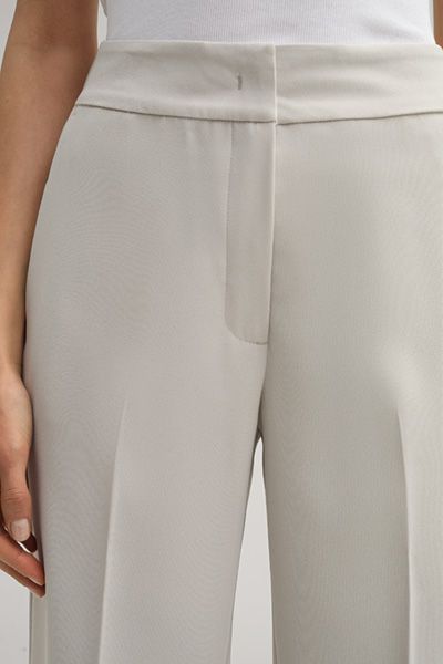 Cropped Crêpe Hose mit Logo-Bund