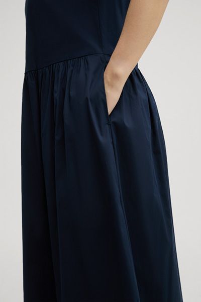 Marineblaues Midi-Hemdblusenkleid mit Reißverschlussdetail