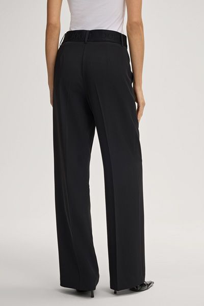 Schwarze Damenhose mit weitem Bein