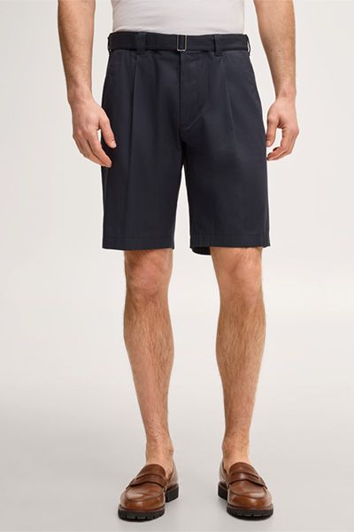 Klassische Bundfalten-Shorts mit Gürtel