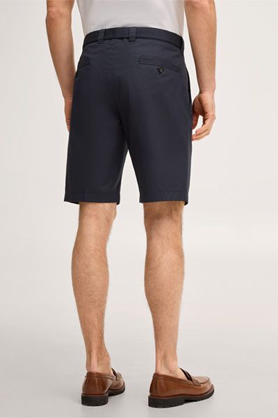 Klassische Bundfalten-Shorts mit Gürtel