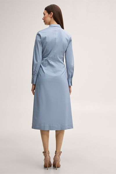 Baumwollstretch-Hemdblusenkleid in Midi-Länge in Hellblau