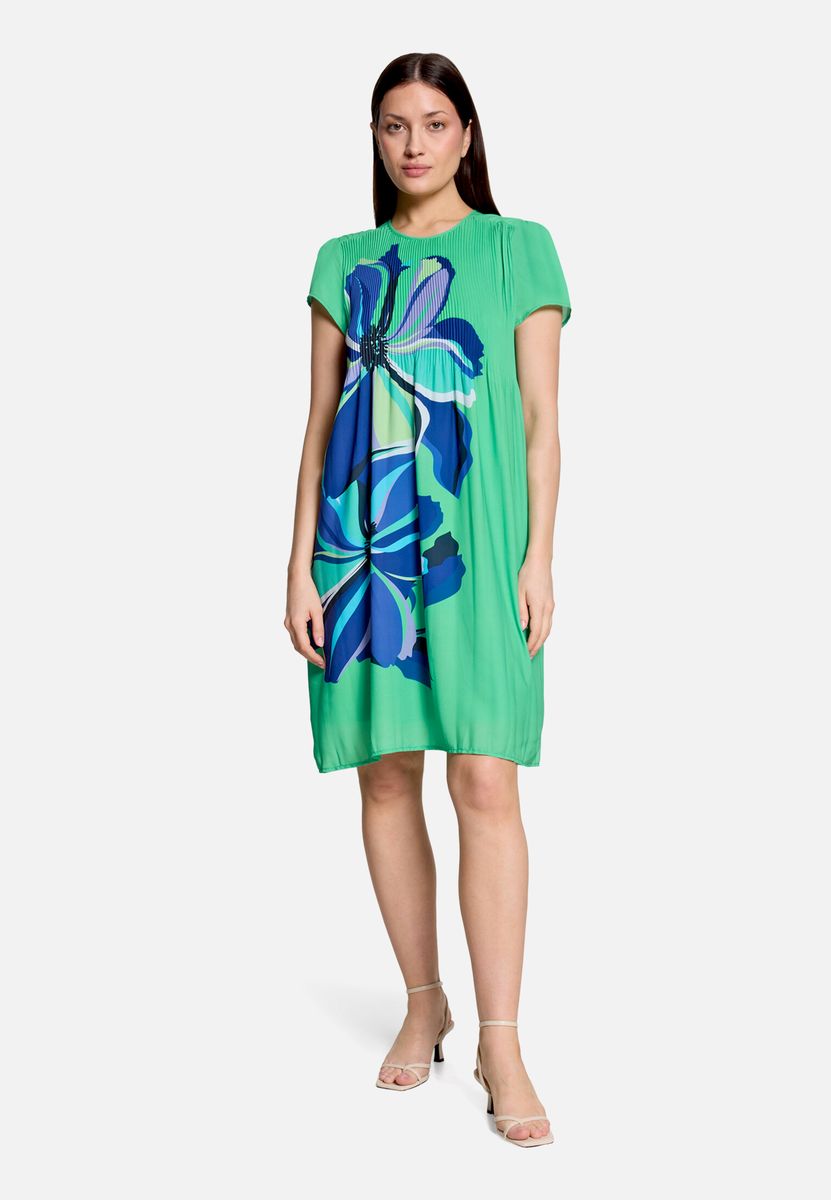 Kurzärmeliges Plisseekleid mit Blumenmuster