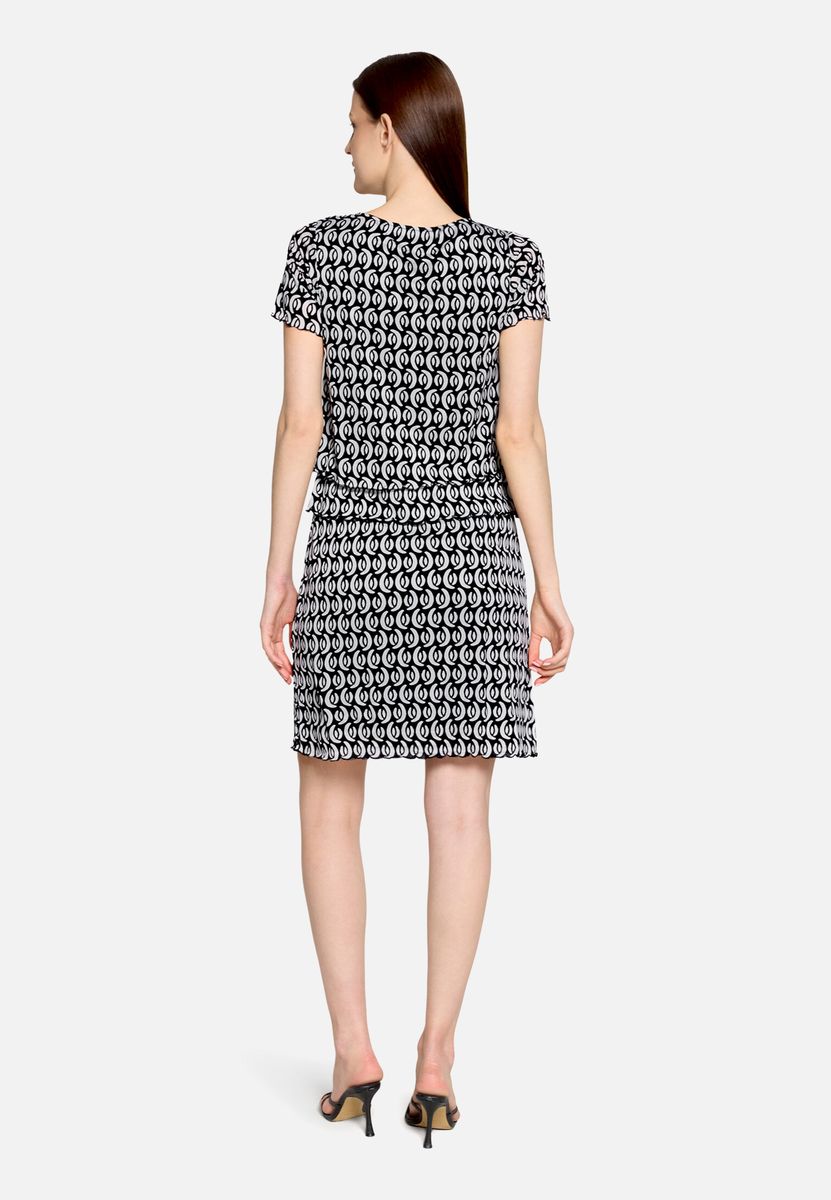 Grafisches Midi-Stufenkleid