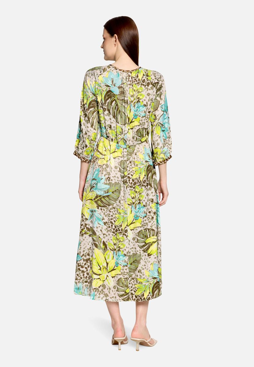 Sommerkleid mit Rundhalsausschnitt