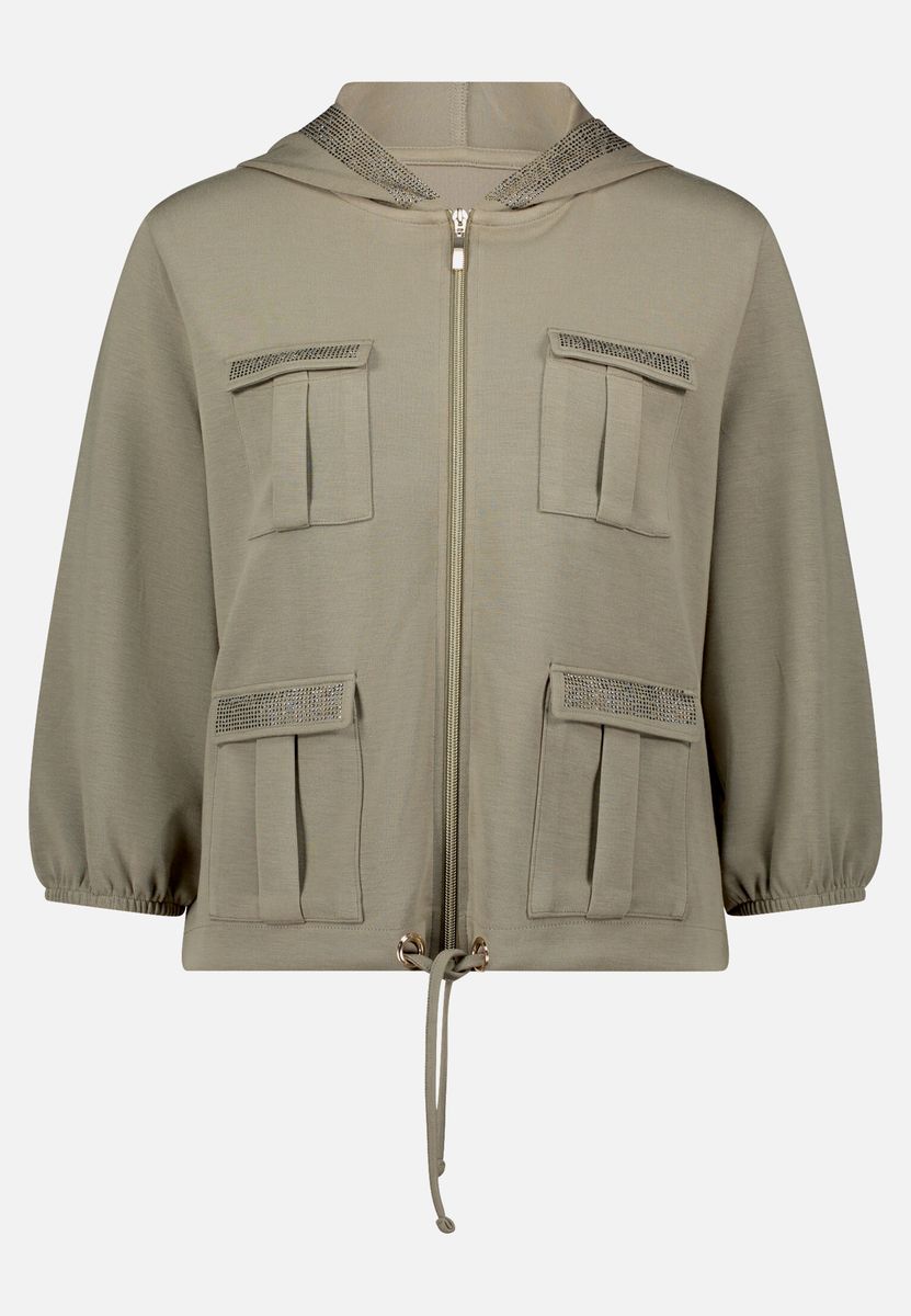 Verzierte Kapuzenjacke im Utility-Stil
