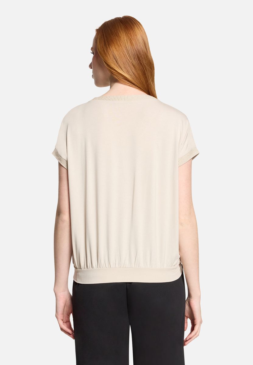 Blusenshirt mit schimmerndem V-Ausschnitt