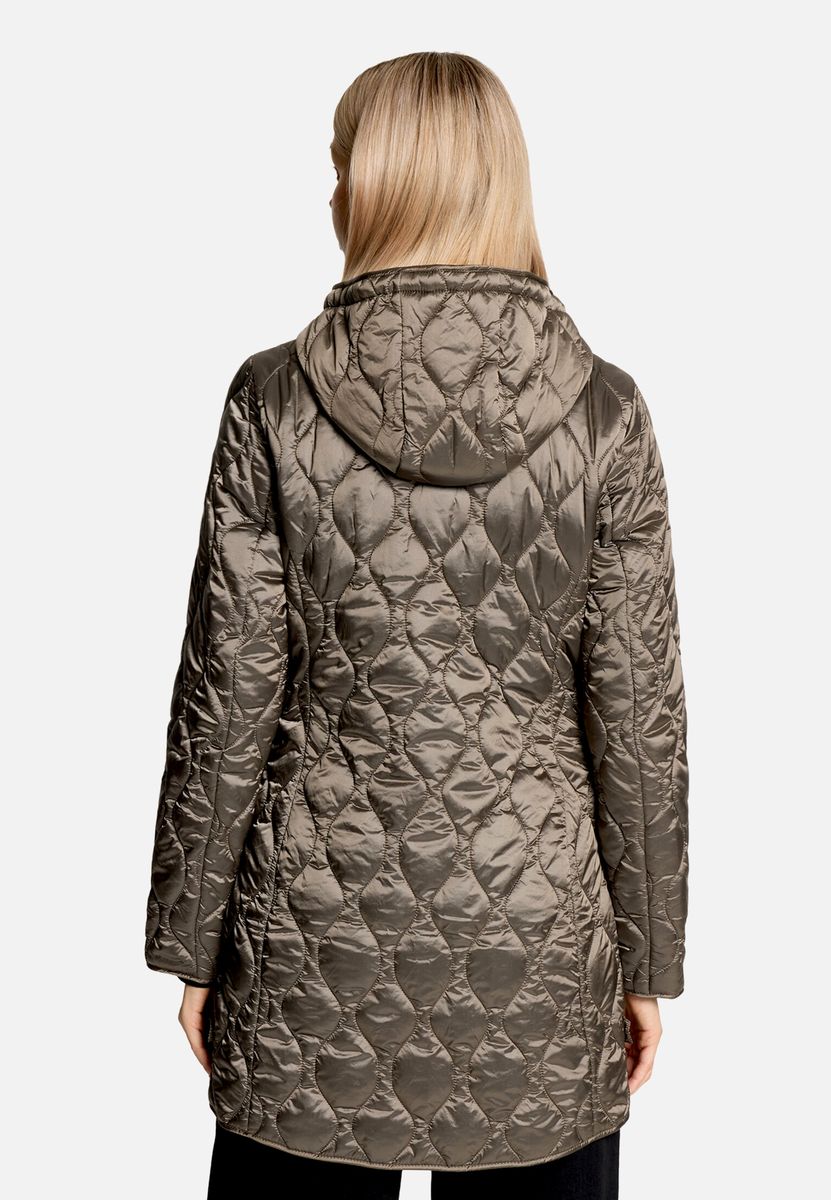 Outdoorjacke mit abnehmbarer Kapuze