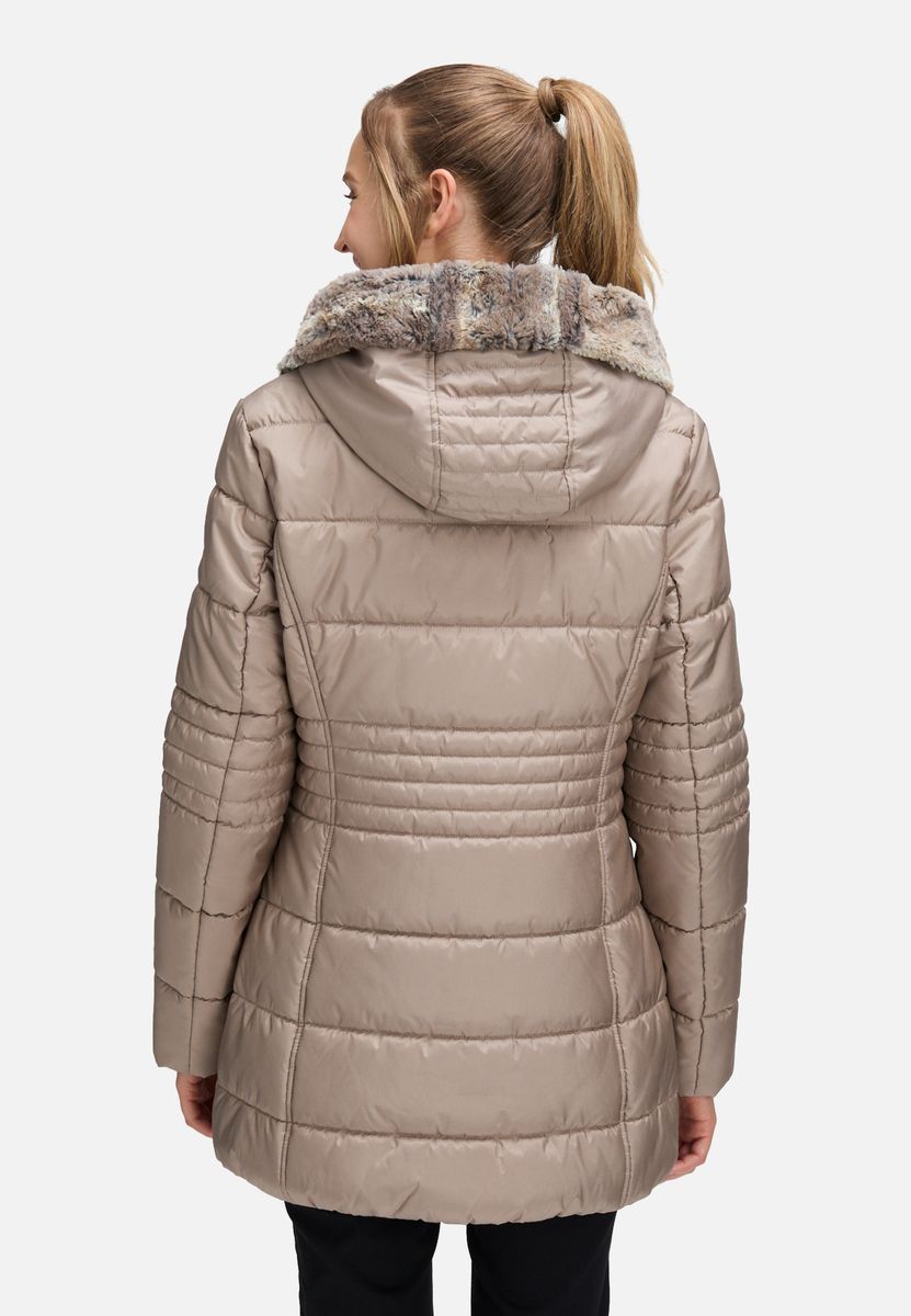 Outdoorjacke mit abnehmbarer Kapuze