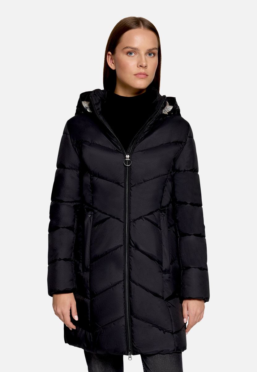 Outdoorjacke mit abnehmbarer Kapuze