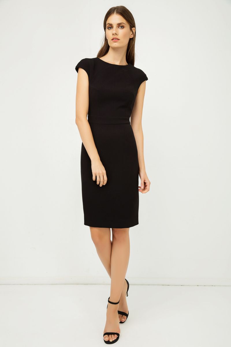 Unifarbenes Kleid mit Cap-Ärmeln Schwarz Farbe.