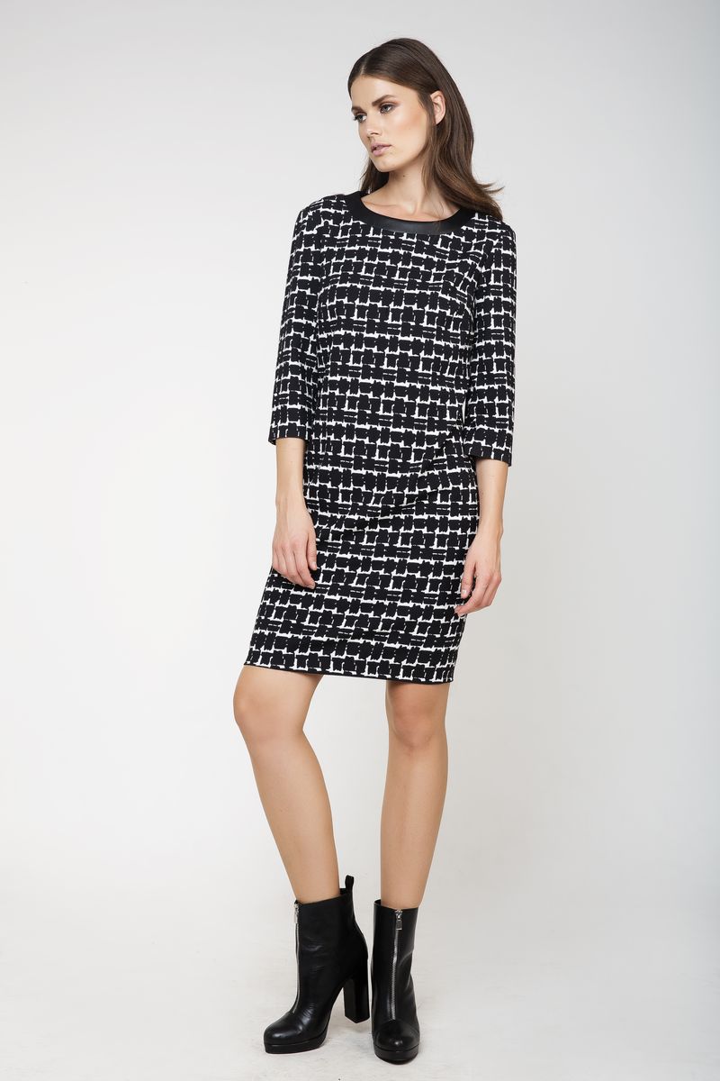Schwarzes und weißes Sackkleid