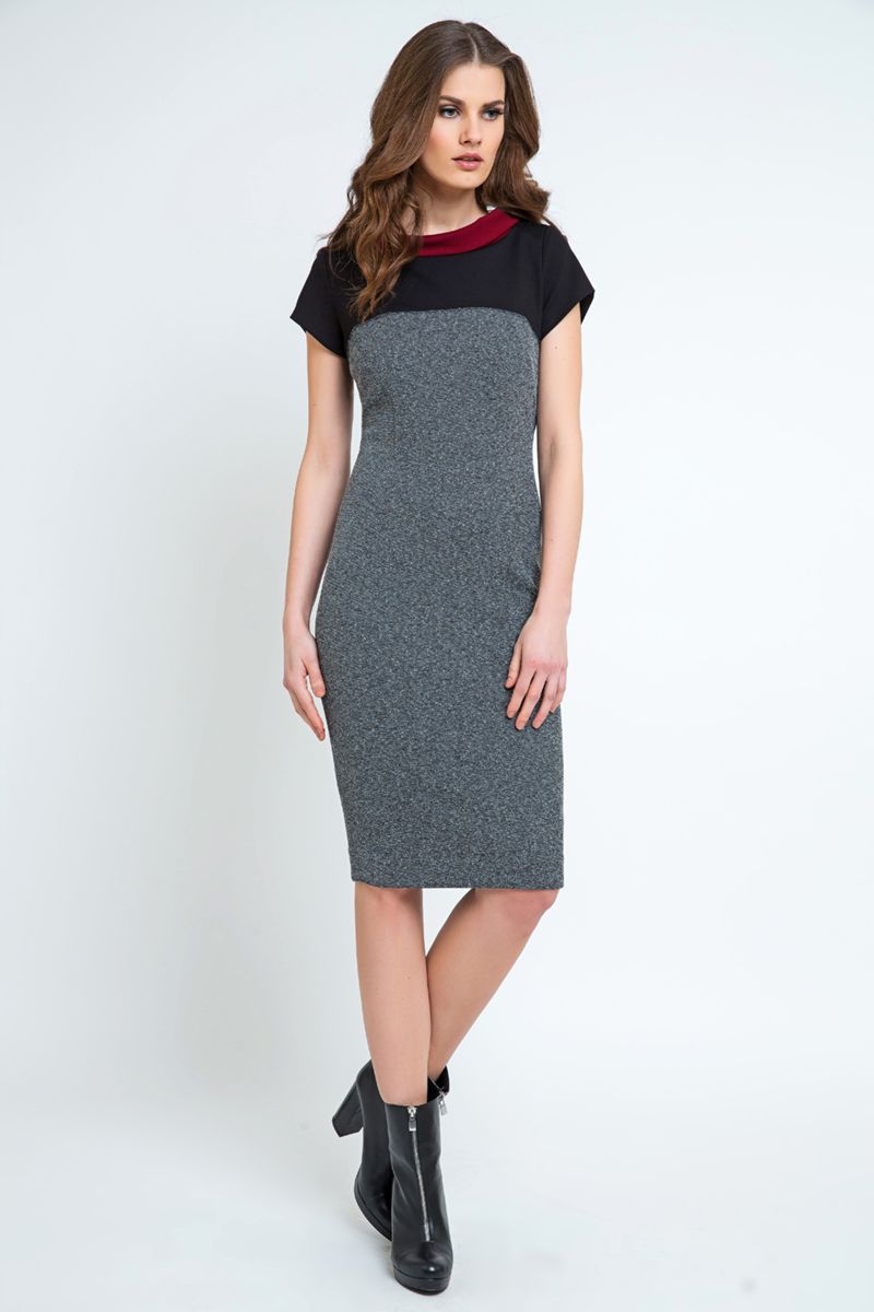 Gerades kurzärmeliges Kleid mit Stehkragen