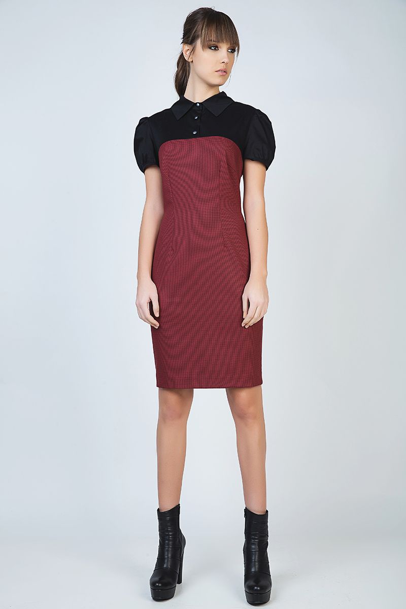 Tailliertes Kleid mit Puffärmeln und Knopfleiste