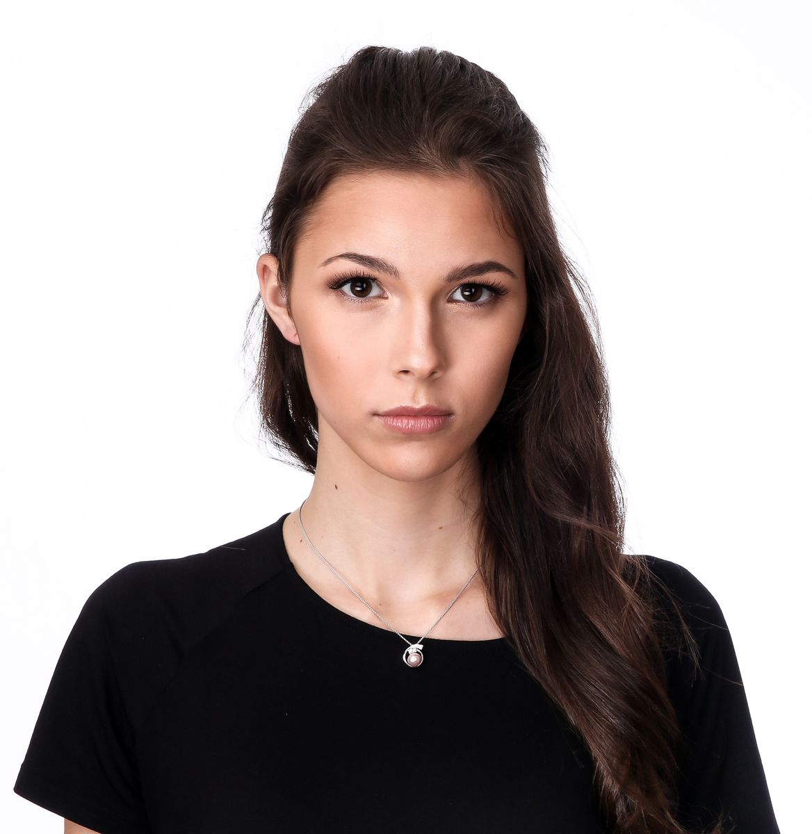 Filigrane Halskette mit Perlenanhänger