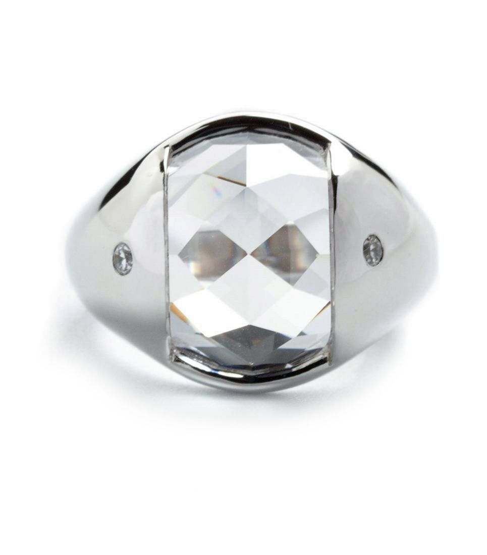 Skulpturaler Statement-Ring mit facettiertem Kristall