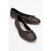 Leder-Ballerinas mit strukturierter Kappe