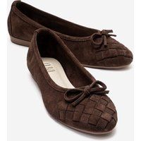 Ballerinas mit geflochtener Kappe