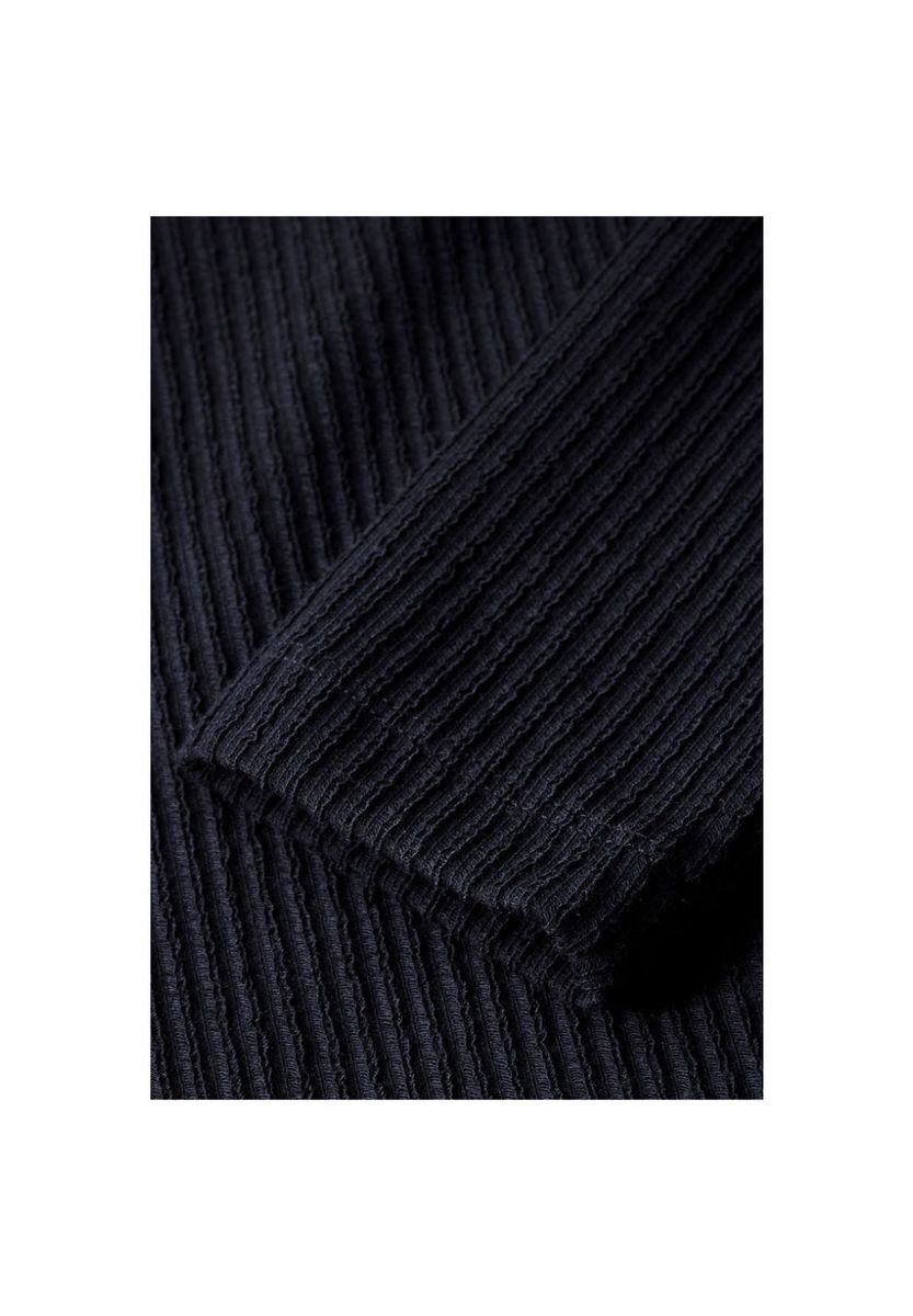 Geripptes Langarmshirt aus Strick