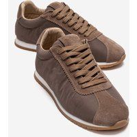 Minimalistischer Sneaker aus Leder