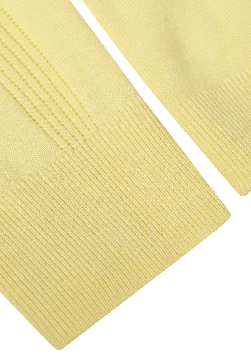 Klassischer Baumwollstrickpullover mit V-Ausschnitt