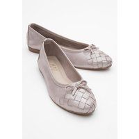 Elegante Ballerinas mit geflochtener Kappe
