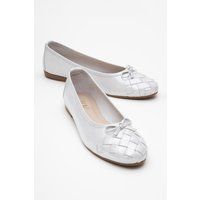 Leder-Ballerinas mit geflochtener Kappe