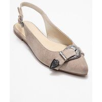 Spitz zulaufende Slingbacks mit verzierter Schnalle