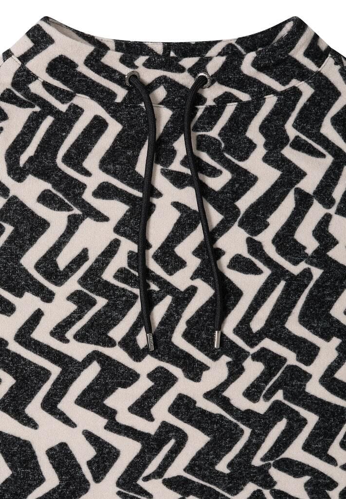 Pullover mit abstraktem Druck und Trichterkragen