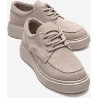 Minimalistische Plateau-Schnürschuhe aus Wildleder