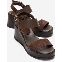 Markante Keilsandalen aus Materialmix